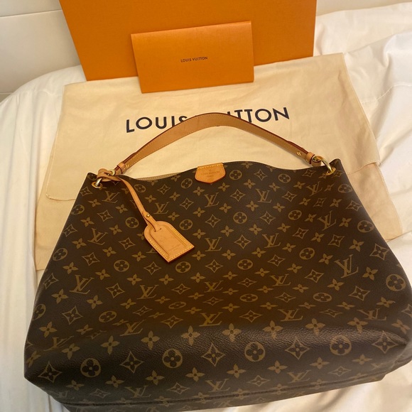 Louis Vuitton Handbags - Louis Vuitton Graceful MM.